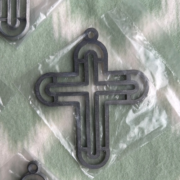 Set of 12 Silver Cross Ornaments - Picture 4 of 5